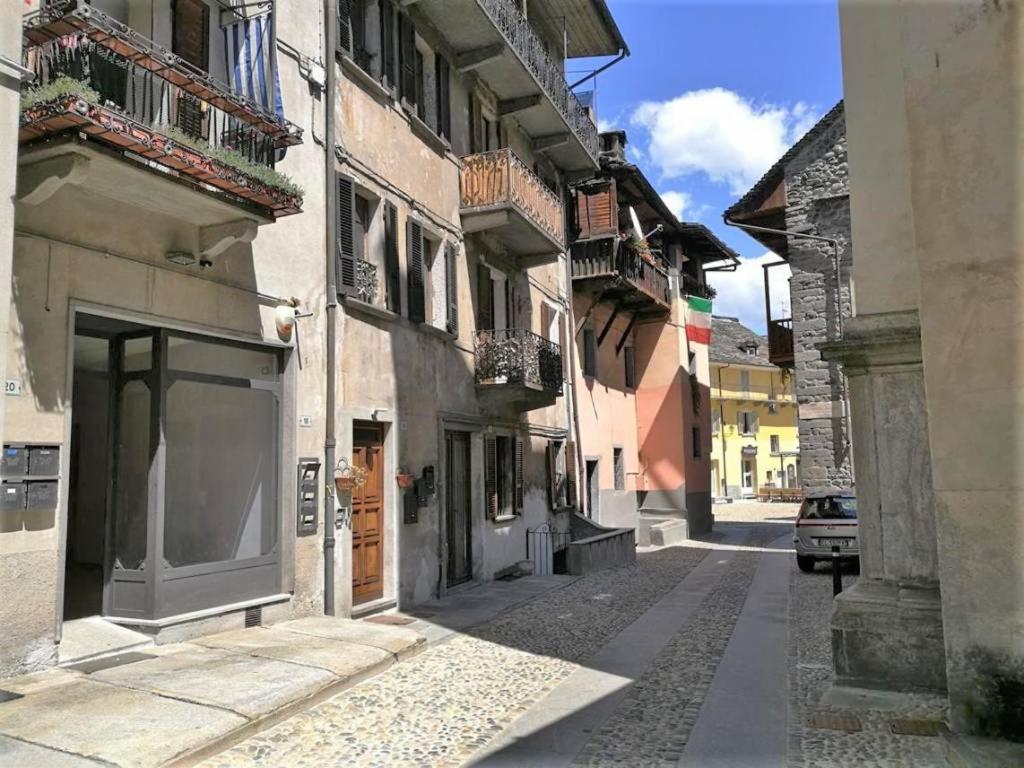 Apartamento Il Vicolo By Turistica Domodossola Exterior foto